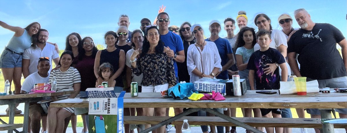 pegasus_dallas's tweet photo. Picnic day with our Miami team and their families! #teambuilding #thedifferenceisfun #picnic # family #pegasuslogistics https://t.co/hO8sKzHchB