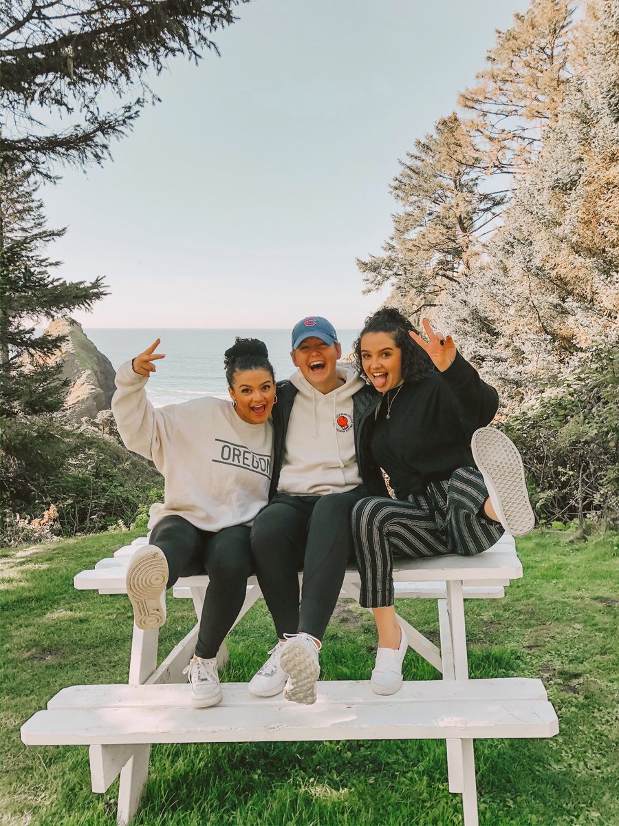 LiveTheSoto's tweet photo. Spend another year with your friends? Sign us up! Renew now to claim your spots #livethesoto #thesotolife #uohousing https://t.co/dVPIcZsXbl