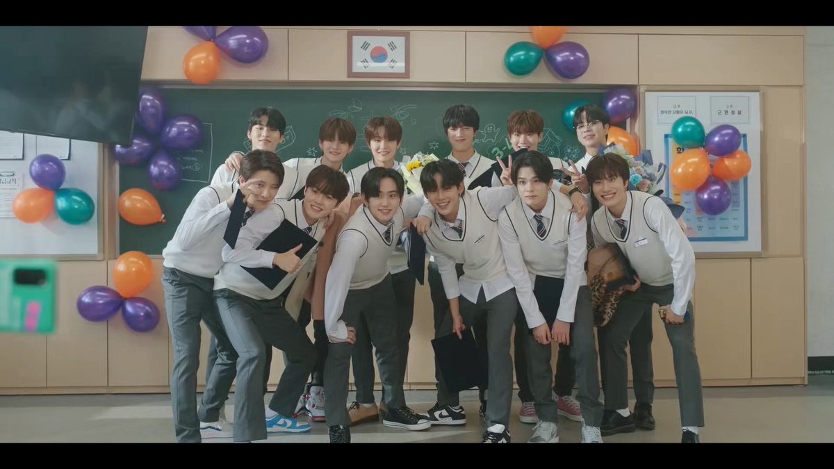 greenorenji_'s tweet photo. day berapa nih? gak tau lupa... 

I vote for #MAMAVOTE #treasure https://t.co/U9dfUluzgL