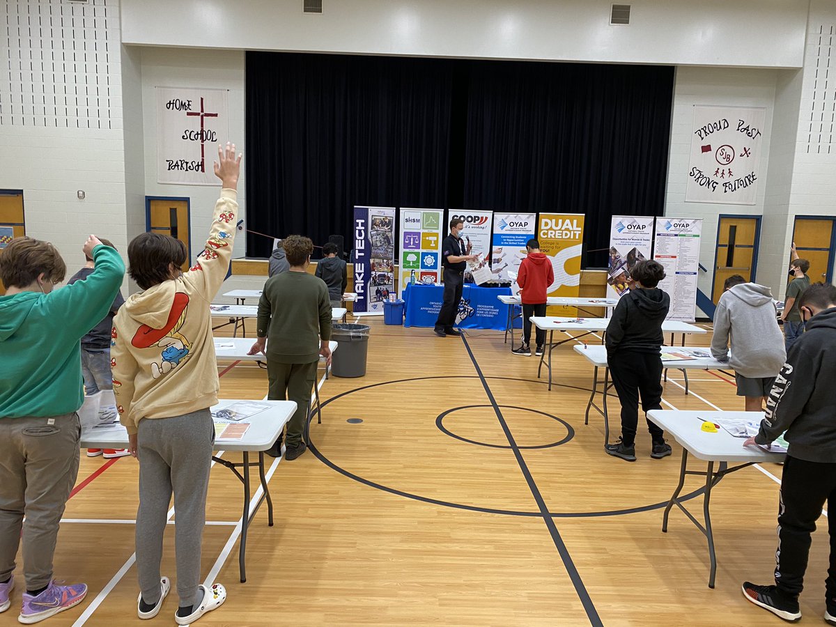 MrLeBlanc17's tweet photo. Learning about career pathways and flexing our STEAM muscles at SJB today. #oyap #propellercar Thanks Mr. Lawrenson! https://t.co/KYs0T3hvES