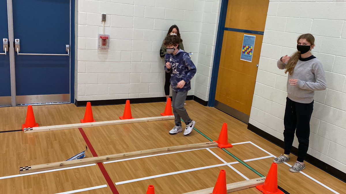 MrLeBlanc17's tweet photo. Learning about career pathways and flexing our STEAM muscles at SJB today. #oyap #propellercar Thanks Mr. Lawrenson! https://t.co/KYs0T3hvES