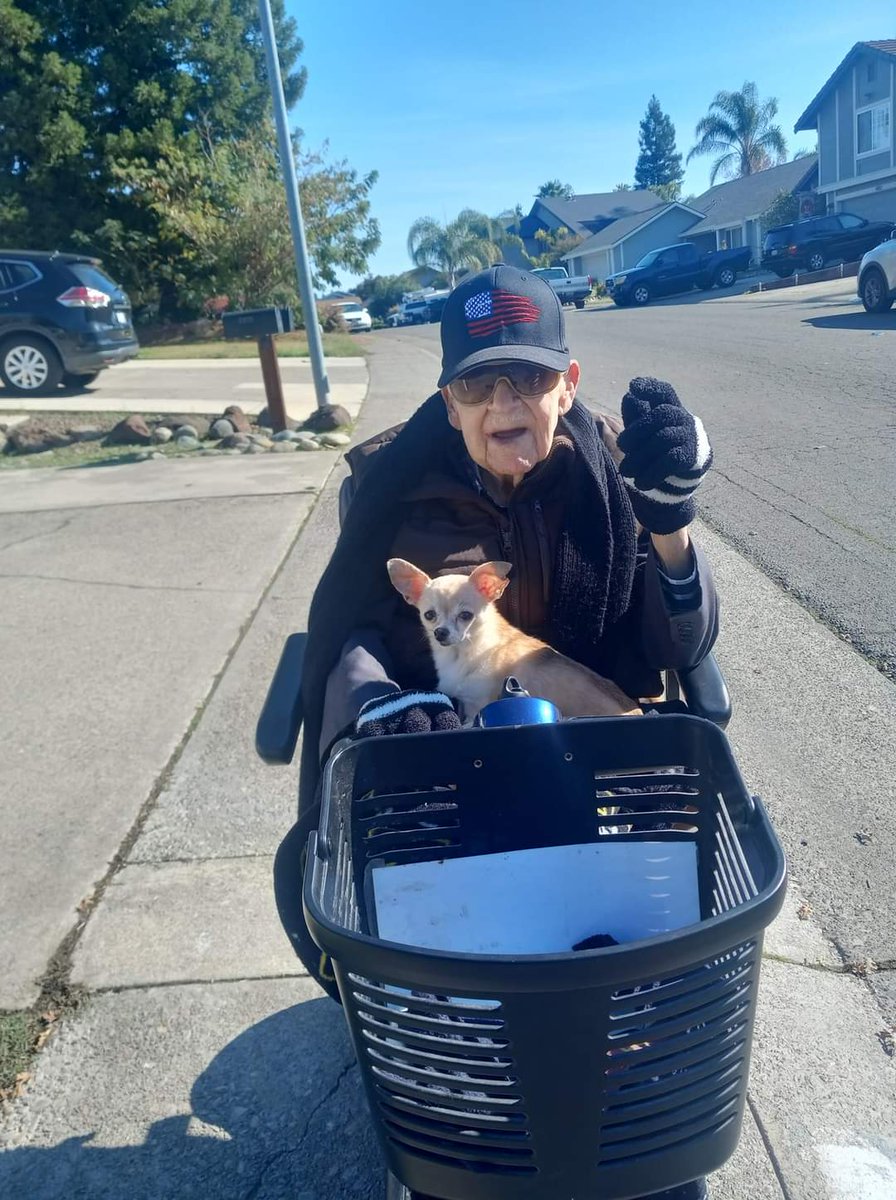 mrorangevale's tweet photo. @morethanmySLE @AnjelikaTheDog I pray many, many years from now. You get look back on a long rewarding and life full of dog's love. And smile, thinking job well done. #KeepFightingForUs https://t.co/9sSAey7dx0