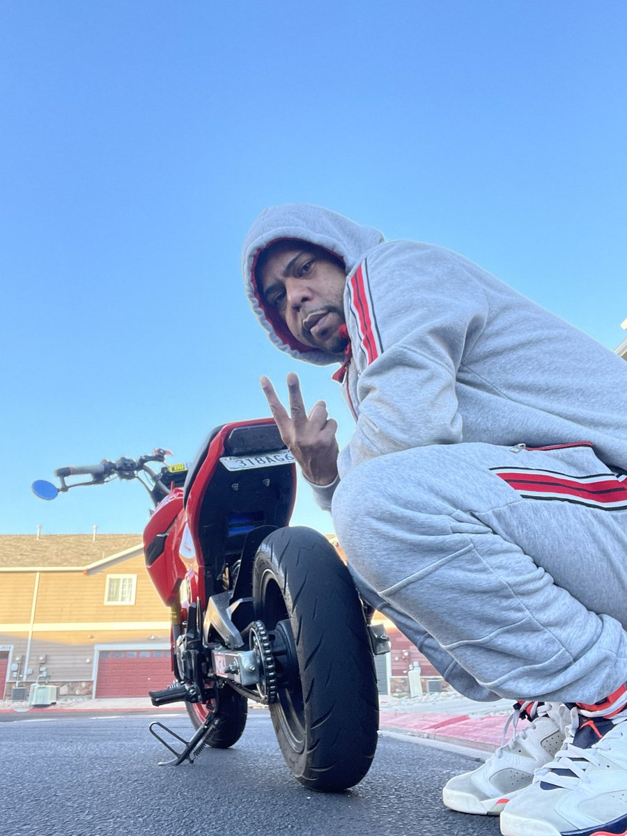 ABfrmDABRONX's tweet photo. #BikeIsLife #grom #cromLife #GromLife #GromClone #RedBikeGang #colorado https://t.co/bFIs3rVKNx