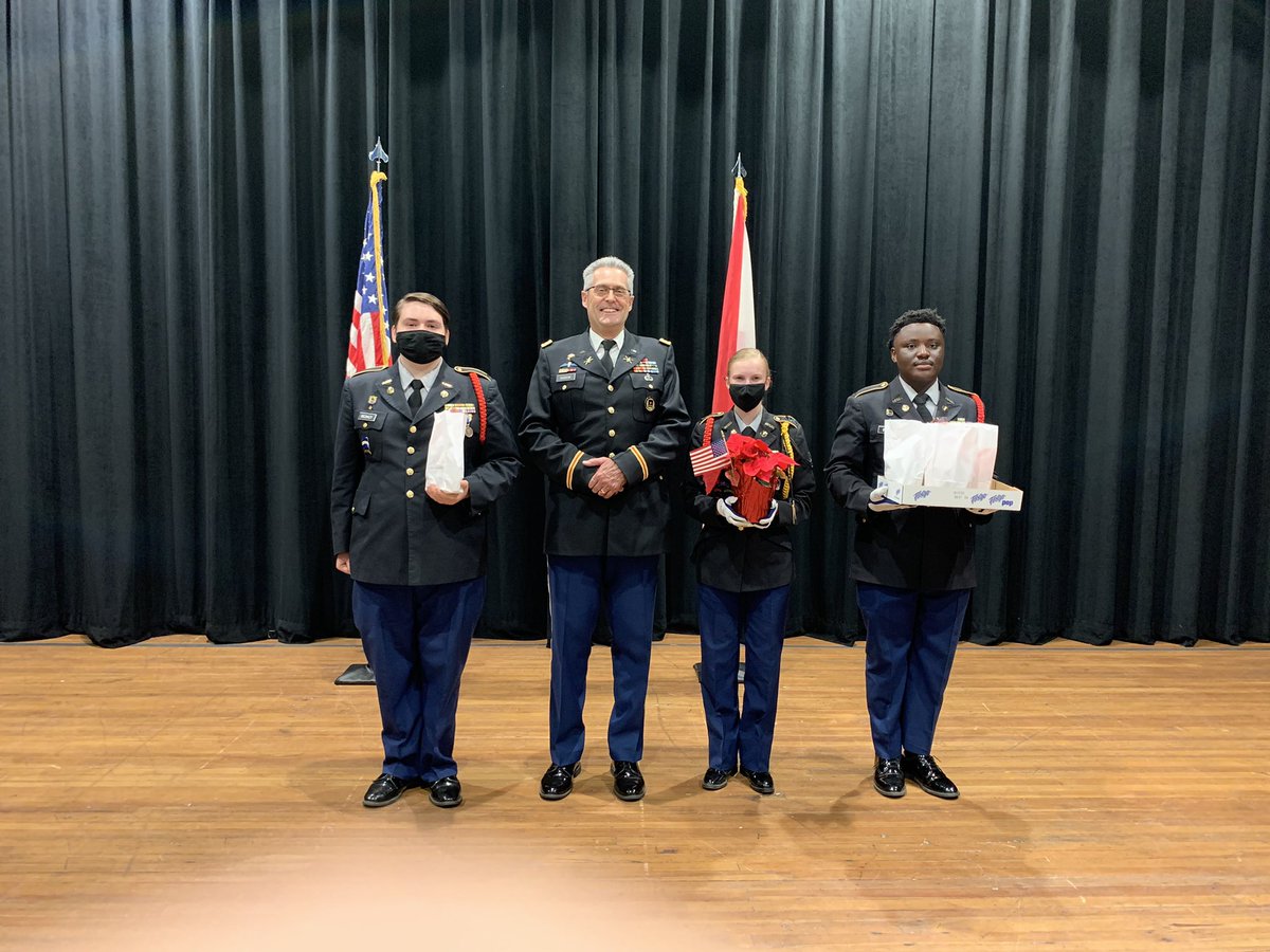 JROTCMobile's tweet photo. It was an honor to be the guest speaker at Murphy High School’s Veterans Day Ceremony! The JROTC program led by LTC Chevelle Thomas along with the school choir and dance team put on a magnificent performance! I even met cadets who were children of my former cadets! Getting old! https://t.co/bFRaxykNu6