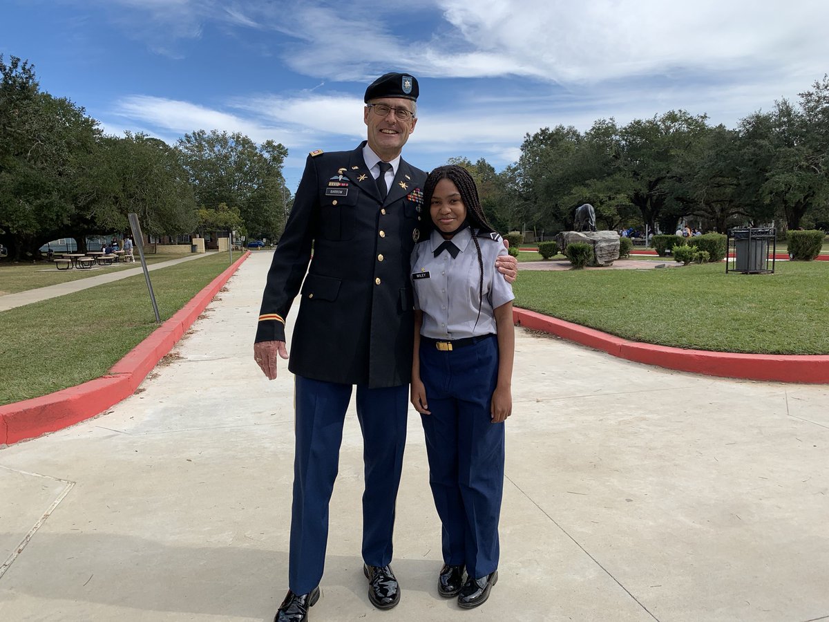 JROTCMobile's tweet photo. It was an honor to be the guest speaker at Murphy High School’s Veterans Day Ceremony! The JROTC program led by LTC Chevelle Thomas along with the school choir and dance team put on a magnificent performance! I even met cadets who were children of my former cadets! Getting old! https://t.co/bFRaxykNu6