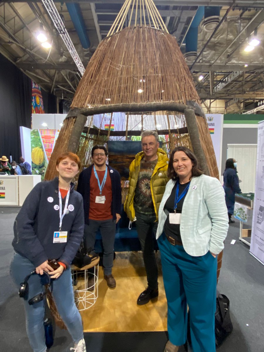 Absolutely delighted to meet @ChrisGPackham at our #PeatlandPavilion at #COP26 Chris was very generous with his time, and explored the world's peatlands via our VR platform created by @RichardLindsa16 explore for yourselves here: tinyurl.com/3xk8485s