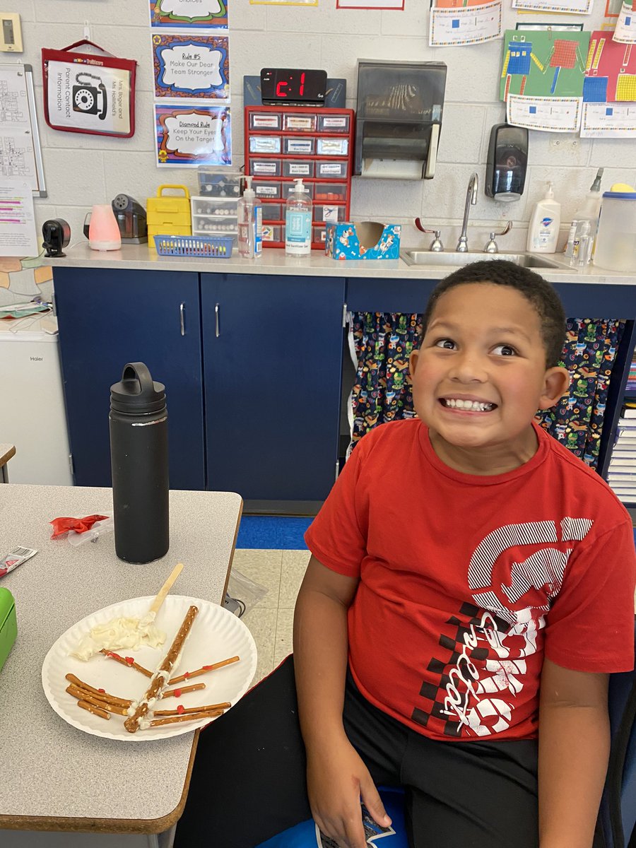 BogercCze's tweet photo. Our special fun Wednesday snack.  They’ve earned it! https://t.co/RdFmHDf9oC