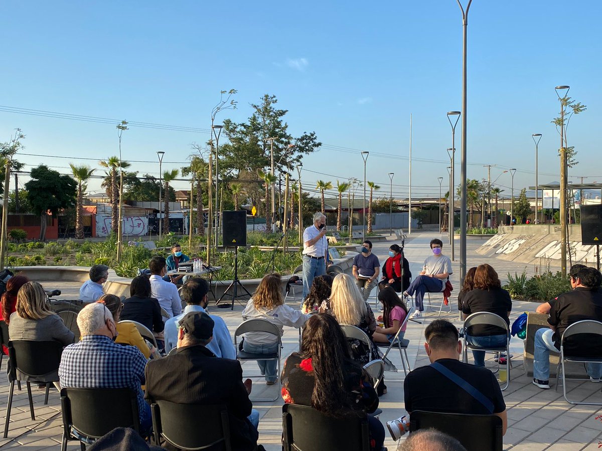 csaenzca's tweet photo. Programa en Terreno de @ProvosteYasna hoy en Pedro Aguirre Cerda, conversamos de Pensiones, Pymes, Transporte, Vivienda y Educación
#AhoraYasna
#Programaenterreno https://t.co/BiJG8Y0Luy