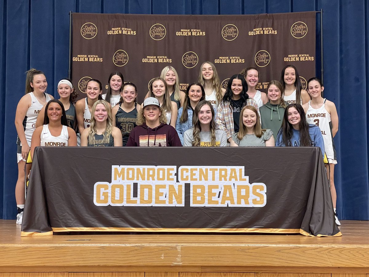 MCGoldenBears_'s tweet photo. Congratulations to Sami Farmer for signing to continue her academic and athletic careers at Purdue University Fort Wayne! #GoBears🐻 #ALLIN

@MonroeCentralTF @samifarmer_ @MastodonTFXC https://t.co/xsj8hO4lnt