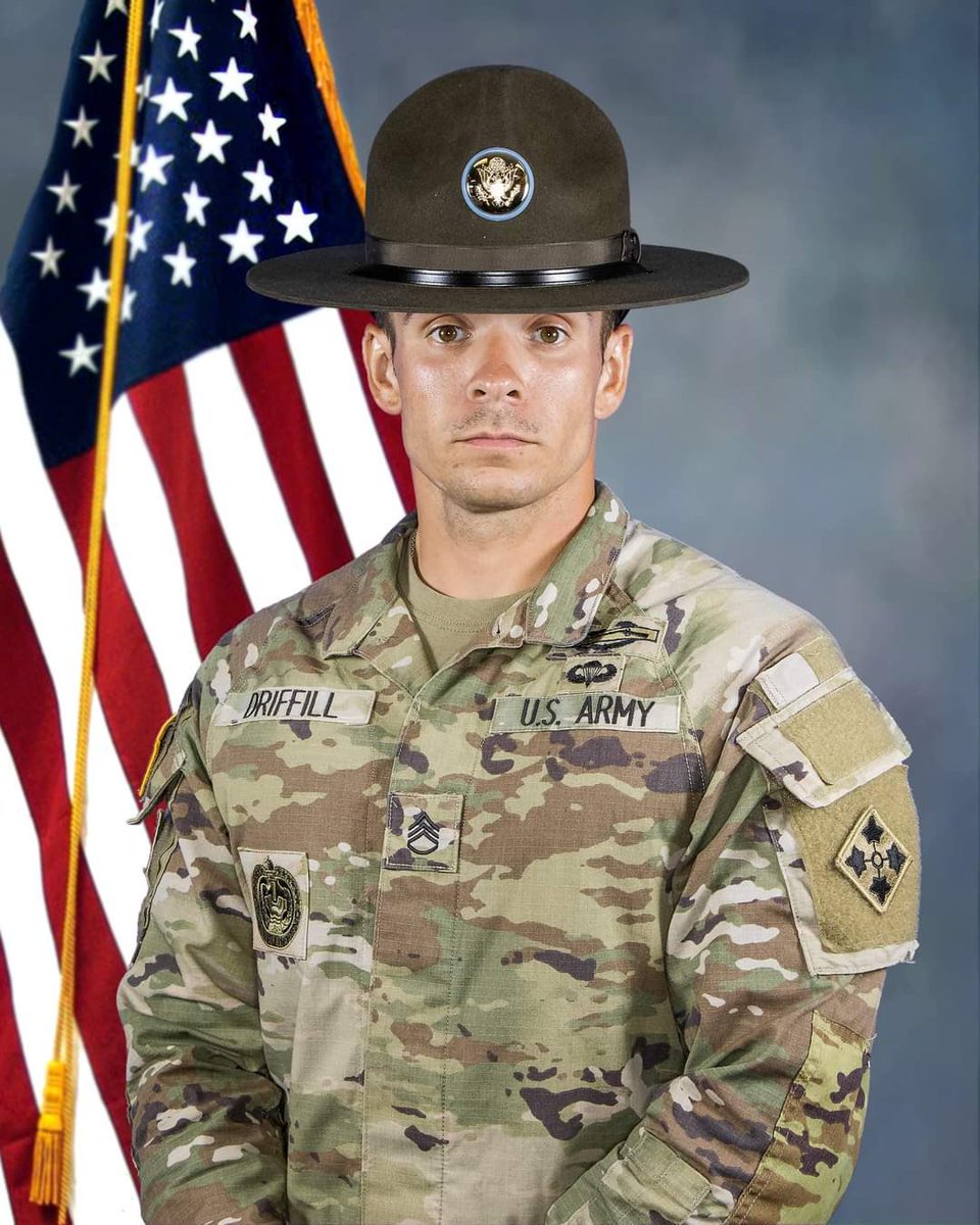 ClassWithMrsLee's tweet photo. @CBSEveningNews So proud of my brother, Jacob, who has been serving in the army for a little over 8 years now! He just recently became a Staff Sergeant and I couldn’t be more proud of him! #HonoringOurHeroes https://t.co/ox5qwKiJ7A