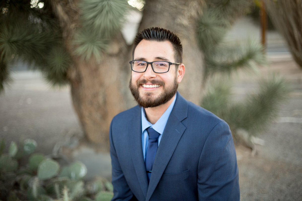 NAUAlumni's tweet image. First-gen alumnus Bradley Johnson ‘21 is now inspiring the next generation of lifelong learners as an enthusiastic teacher and role model. #NAUFirstGen #CelebrateFirstGen #PridePoint