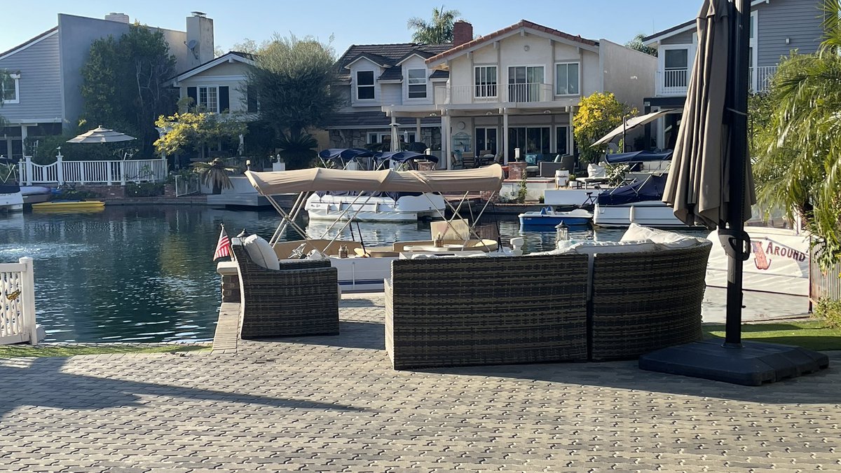 JosiahWay's tweet photo. 330 days later and the last trade has left the property! Build complete! #pageturned #housefiressuck #interiorpicscomingsoon https://t.co/SUihLORiwa