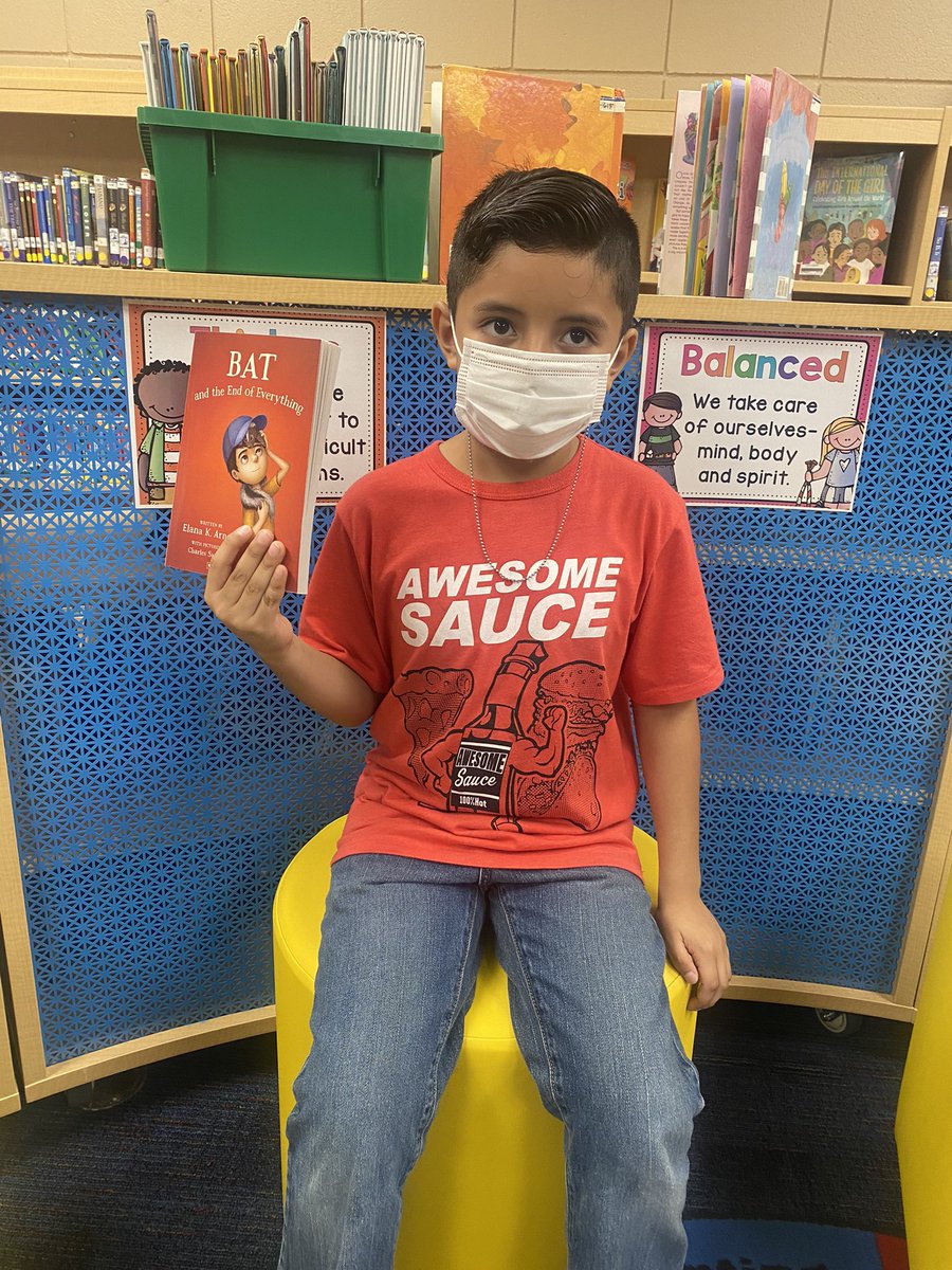 VeroRodz7's tweet photo. A3: Absolutely see this happening in the ILC. Our Austin Knights have waited for their renovated ILC and taking full advantage of all our wonderful sections #HCISDreads #smalllibraries #bigchanges https://t.co/Pp2GnY5RdH