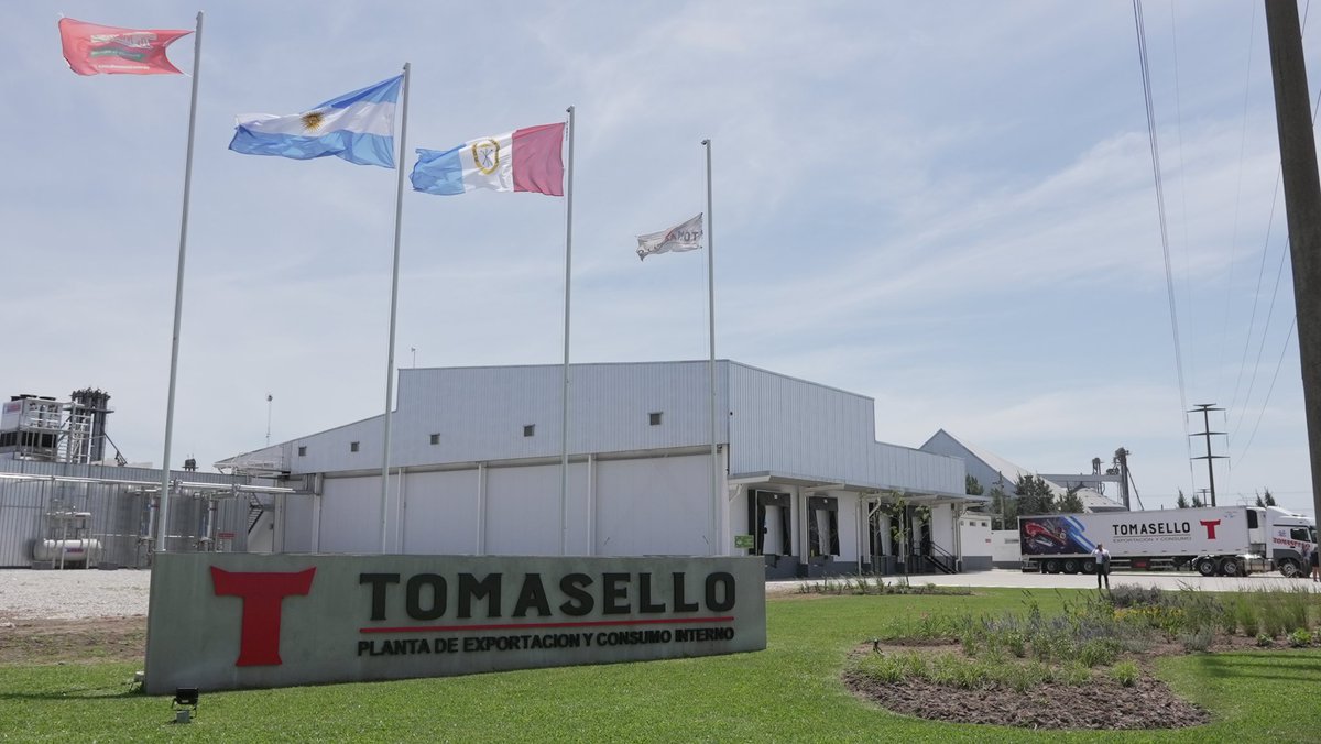 marcelewan's tweet photo. 🙌 Participamos de la inauguración de la nueva planta procesadora de carne de la empresa #Tomasello, en #Ricardone. La firma amplía su capacidad de producción en el marco de altos estándares, con la meta de comercializar cortes en el mercado interno y externo. https://t.co/dDg38kAomt