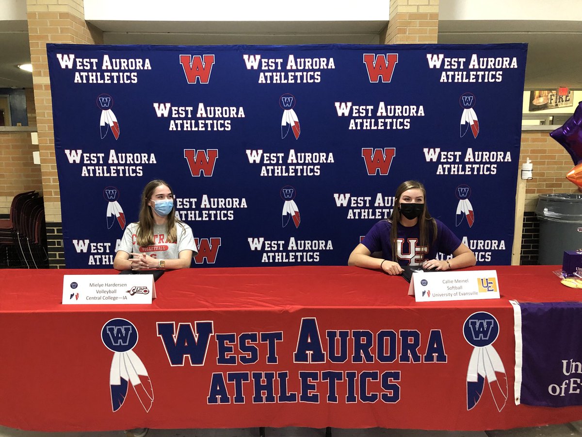 AllyWadle's tweet photo. A wonderful afternoon!!! The College Signing of Smiley-Meilye GVB and Callie SB …. I am so excited for them and their next chapter in life, school and the sport they LOVE to play!! 🔵🔴👍❤️💙😊
⁦@WAHSBlackhawks⁩ ⁦@WA_GirlsVball⁩
⁦⁦@WA_softball⁩ https://t.co/EYkEoZuh0u