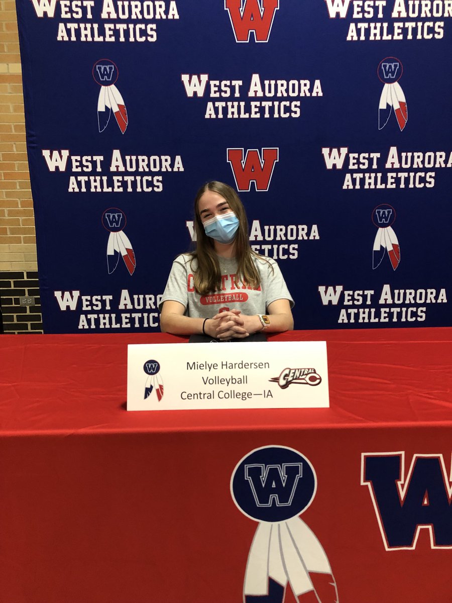 AllyWadle's tweet photo. A wonderful afternoon!!! The College Signing of Smiley-Meilye GVB and Callie SB …. I am so excited for them and their next chapter in life, school and the sport they LOVE to play!! 🔵🔴👍❤️💙😊
⁦@WAHSBlackhawks⁩ ⁦@WA_GirlsVball⁩
⁦⁦@WA_softball⁩ https://t.co/EYkEoZuh0u