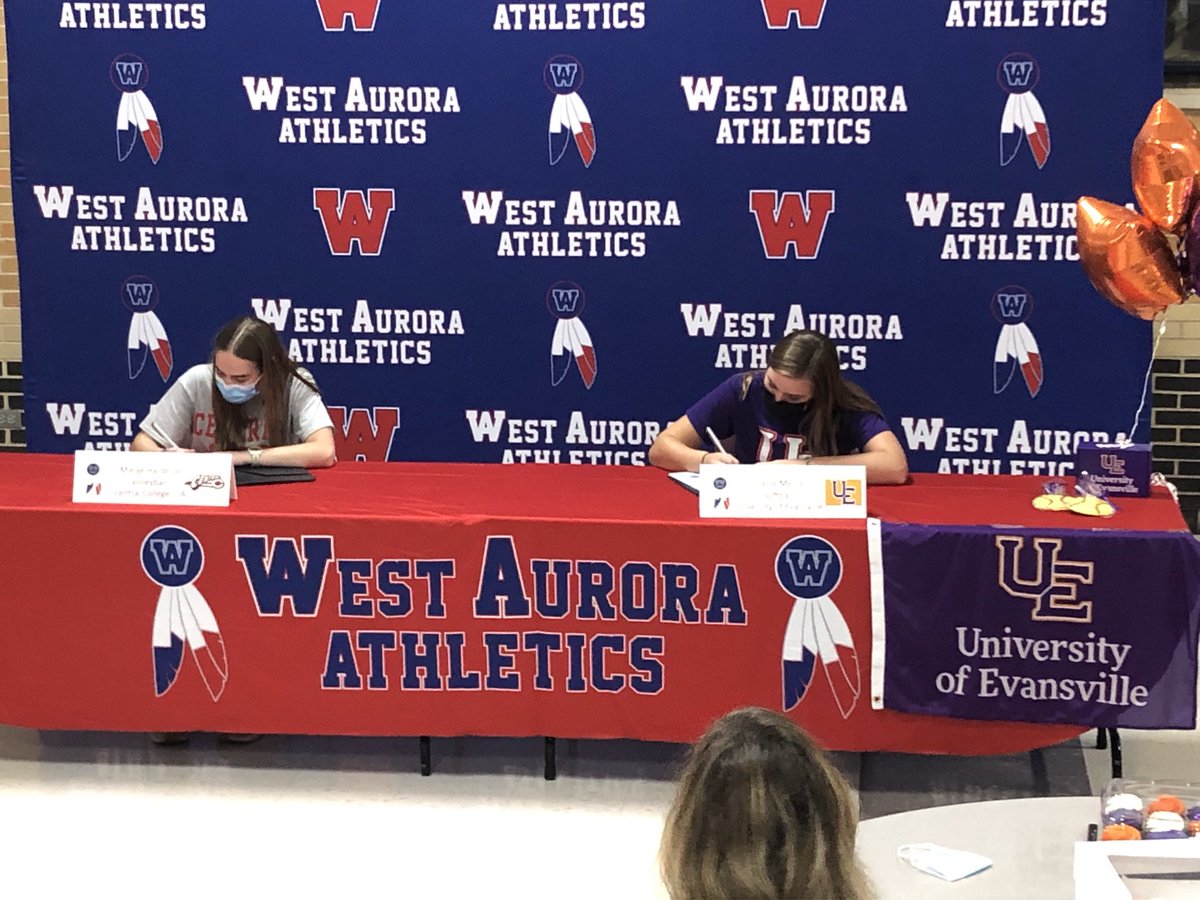 AllyWadle's tweet photo. A wonderful afternoon!!! The College Signing of Smiley-Meilye GVB and Callie SB …. I am so excited for them and their next chapter in life, school and the sport they LOVE to play!! 🔵🔴👍❤️💙😊
⁦@WAHSBlackhawks⁩ ⁦@WA_GirlsVball⁩
⁦⁦@WA_softball⁩ https://t.co/EYkEoZuh0u