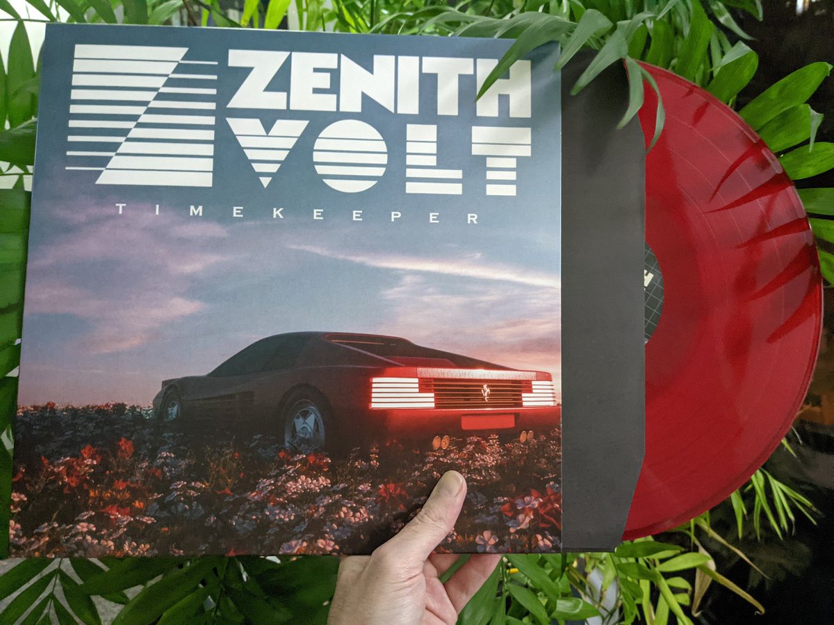CHALLENGER!!!   Woooooo! My <a href="/ZenithVolt/">Zenith Volt</a> vinyl has arrived!
#synthwave #hawaiiwave