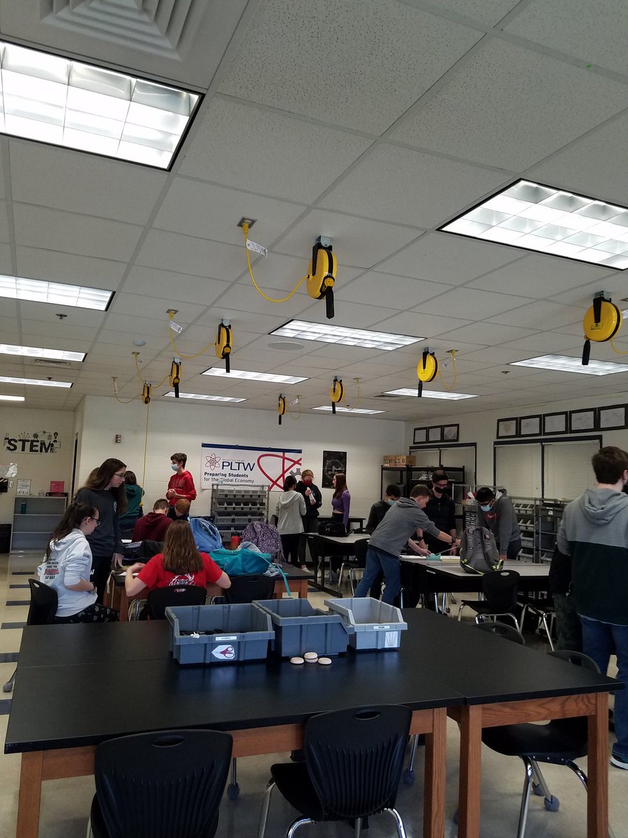 markovichaudrey's tweet photo. Great TSA Engineering club meeting with our officers leading the group! Can't wait to get our competitions started! #engineeringclub #BTinyourSchools https://t.co/qFxdpTx7Rf