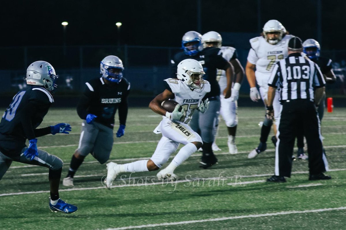 JeffreyOverton1's tweet photo. First Team #AllDistrict ✅ Thank you to the Other District coaches who voted for me 🙏🏾 Thank you to my Coaches @OvertonCoach  @CoachCodyW @CoachKdOtf  My lineman Shout-out to #trenchmobb and my teammates 🙌🏾 https://t.co/MJYj638HP3