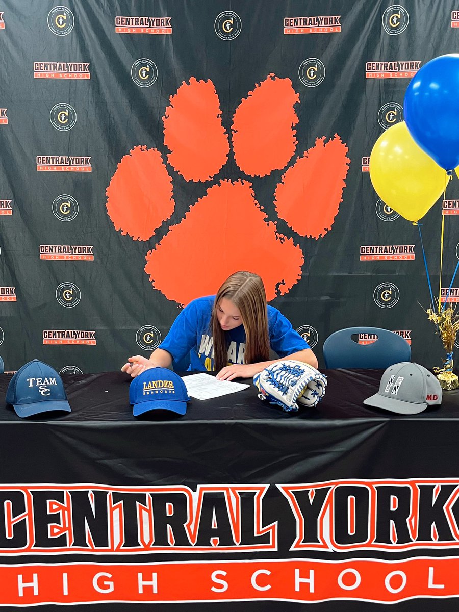 DreyerRylee's tweet photo. made it official @LanderSoftball https://t.co/X0FS4au1fb