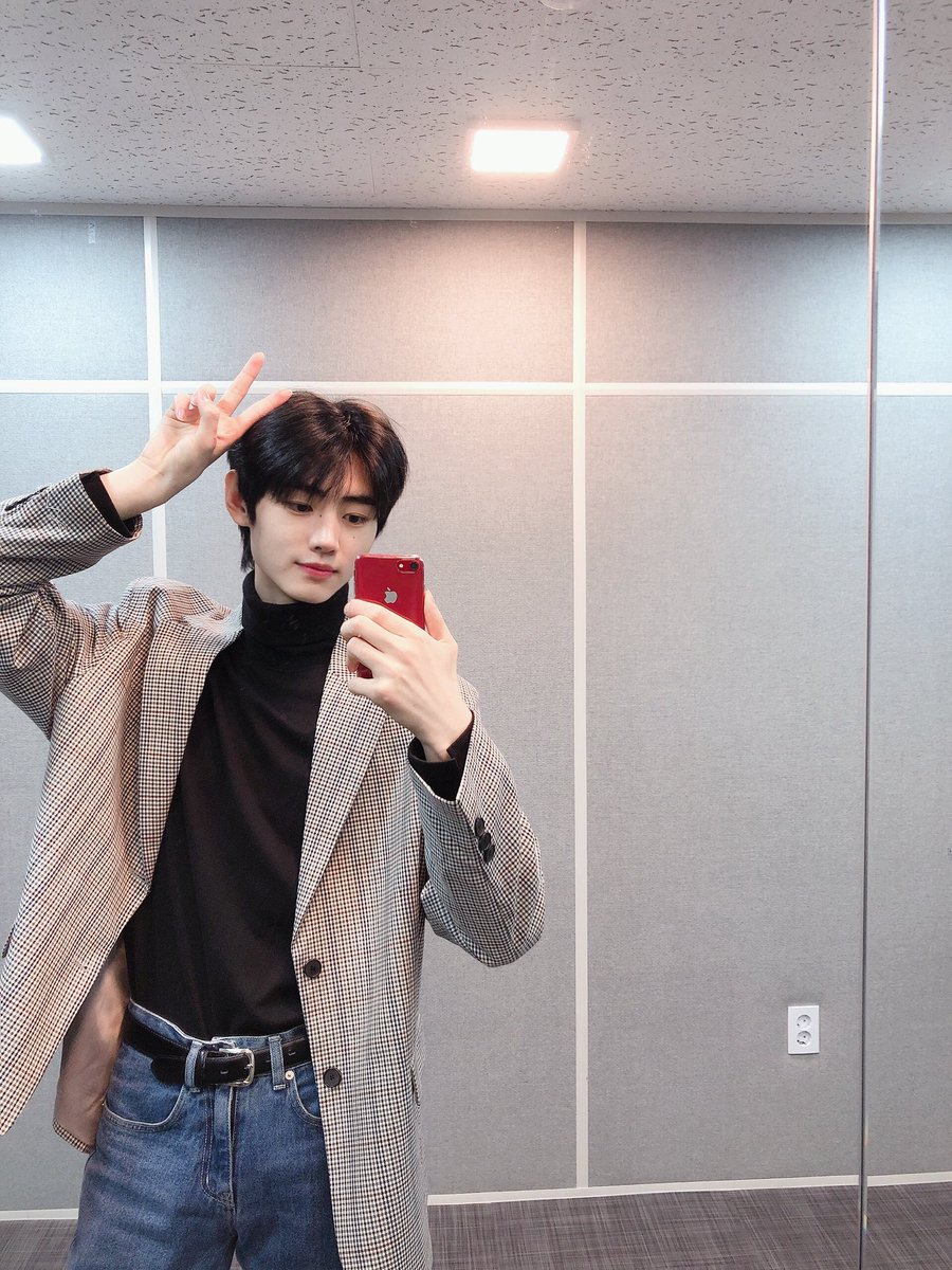 theneonsite's tweet photo. El novio de la nación aka yo, me vine corriendo todo guapo y arreglado para el debut de @thestardustsite y mi lindo Dean, because i wanna join #𝗢urℕew𝗗istrict y es que por nada del mundo me podía perder del #𝗗9w𝗦TARDUST!! Felicidades <33

𝐧ation’s 𝟣𝗌𝗍 𝗹ove #RANPO🍙 https://t.co/lcu5BCnn6T