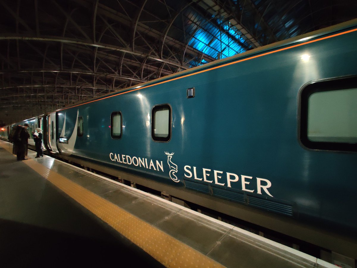 MedMezghani's tweet photo. Back to #London on the @CalSleeper.
#RailToCop #RailFromCop https://t.co/AGmAdl3dps