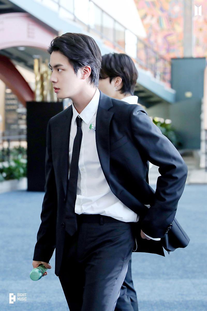 진짜 미쳐 돌아 거꾸로 서서 박수 치고 싶다