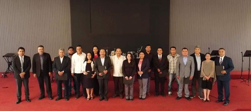 SENAMEXOAXACA's tweet photo. Celebrando el Examen Profesional de nuestros alumnos del Seminario Campus Oaxaca, estamos muy contentos por lo que Dios está haciendo en la vida de casa uno de ellos. Gracias a Dios todos fueron aprobados, les felicitamos.  🎓 
#Celebración #Generación2018 #Teología #Biblia https://t.co/vgCNpMXI7W