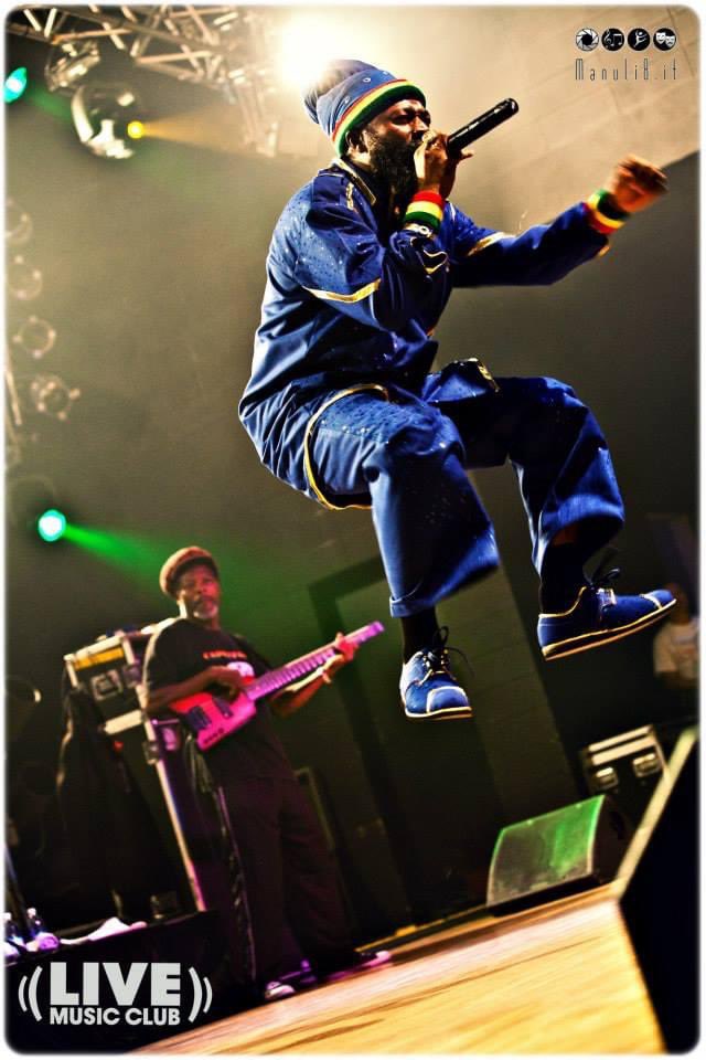 capletonmusic's tweet photo. Rise above the borders & barriers
and hail King Selassie the Conquering Lion 🔥🔥🔥 @capletonmusic @astmarymicomefrom
#capleton #LiveMusicClub https://t.co/mhstGis7rG