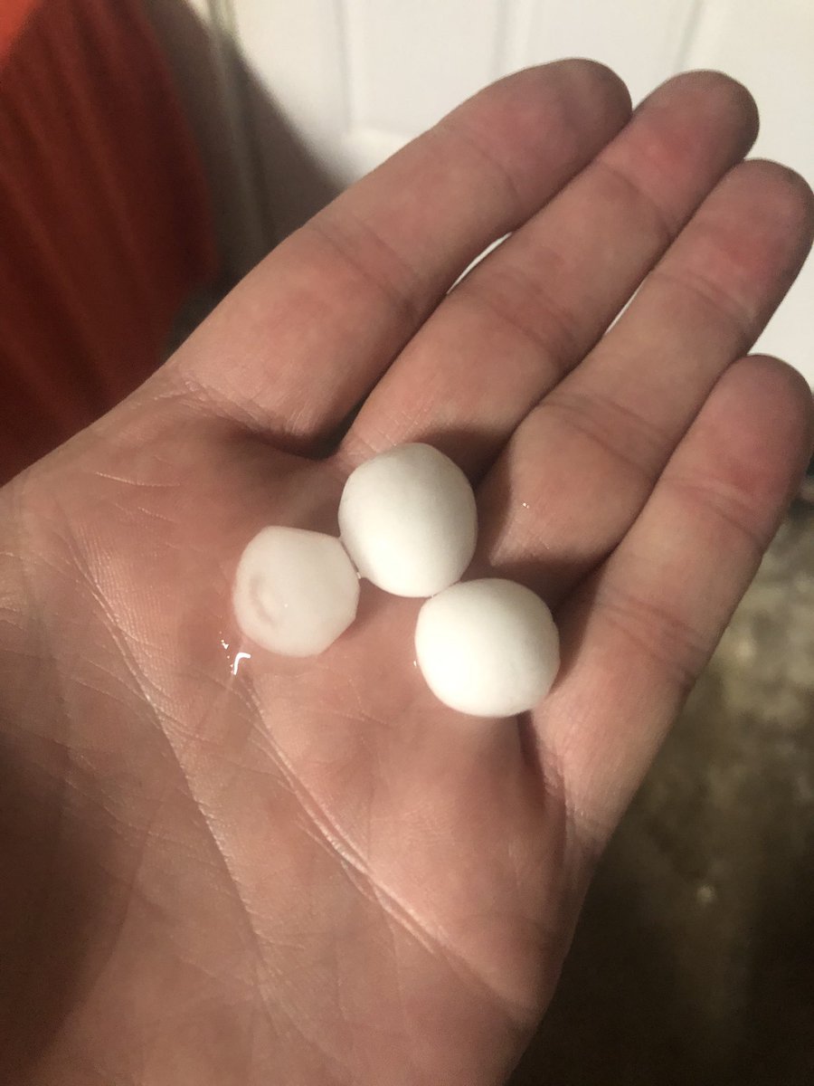 Marble sized hail in #TheVillage <a href="/tornadopayne/">David Payne</a> &amp; #KWTV #Channel9