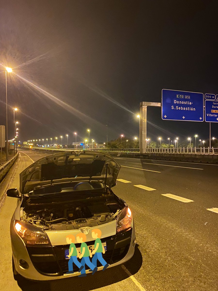 marc_gabin's tweet photo. J’espère que vous passez une meilleure soirée que moi et mon risque de casse moteur au milieu d’une zone industrielle espagnol https://t.co/rmM2VG0I9d