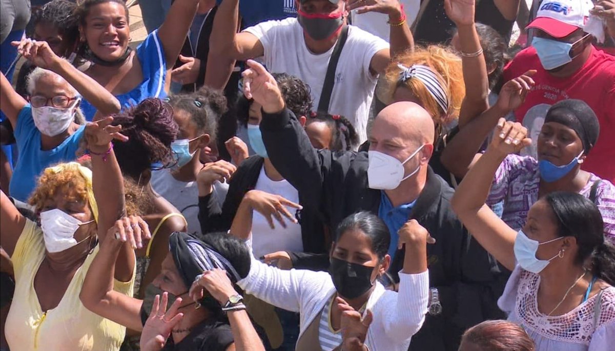 GHNordelo5's tweet photo. ATENCIÓN!!! Medios de desinformación  contra #Cuba: Esto fue hoy, 10N, en Candelaria #Artemisa, y todos somos cederistas! Saben por qué se los digo, no...? #CubaVive #CubaAbre #CDRCuba #SomosDelBarrio https://t.co/pFK4UcQVby