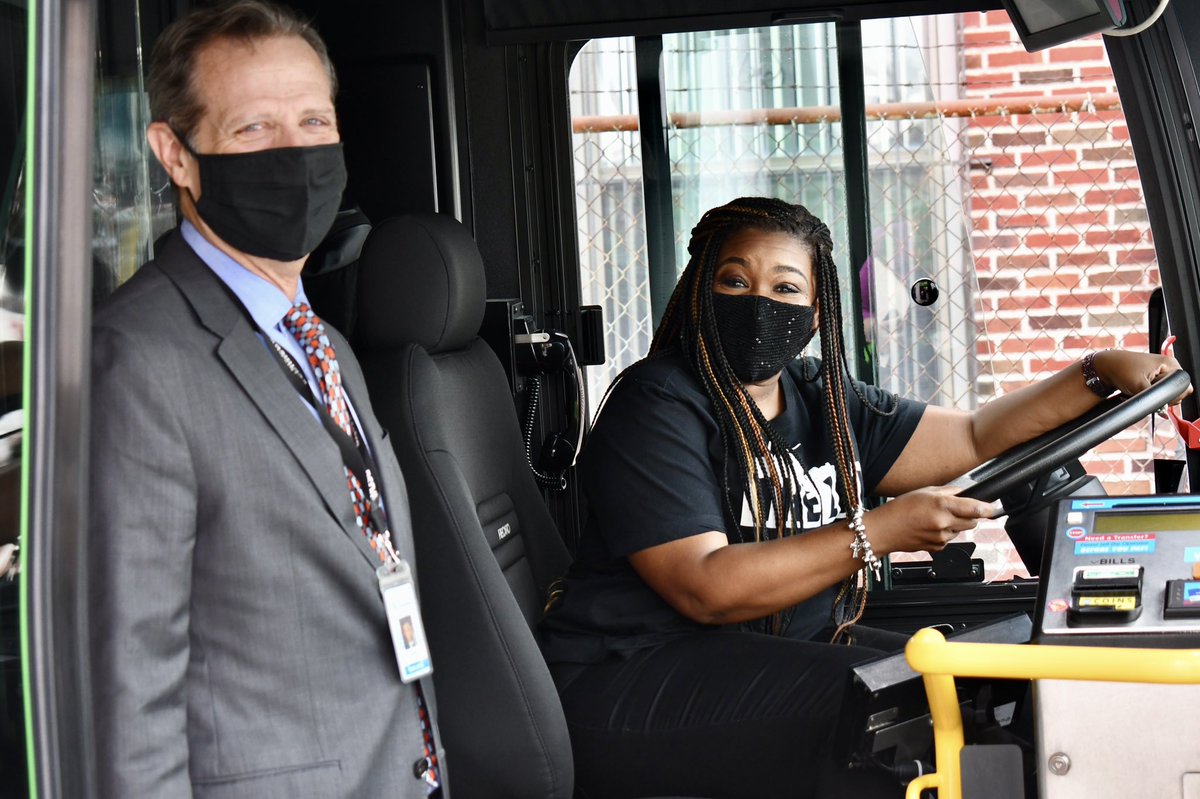 STLMetro's tweet photo. Guess who stopped by the North Broadway Taylor Transit Center today to check out the 60-foot battery electric buses?

Congresswoman Cori Bush, that’s who! We hope @RepCori enjoyed the tour.

Learn about the latest addition to our MetroBus fleet here: https://t.co/35cmyJS170 https://t.co/RtCmn3Lvd2
