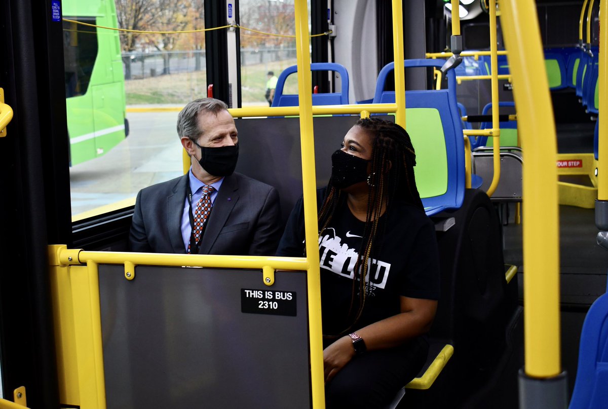 STLMetro's tweet photo. Guess who stopped by the North Broadway Taylor Transit Center today to check out the 60-foot battery electric buses?

Congresswoman Cori Bush, that’s who! We hope @RepCori enjoyed the tour.

Learn about the latest addition to our MetroBus fleet here: https://t.co/35cmyJS170 https://t.co/RtCmn3Lvd2