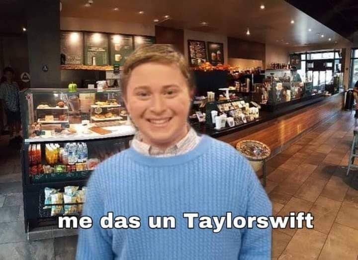Yo yendo a starbucks 
#ItsRedSeason 
#RedTaylorsVersion