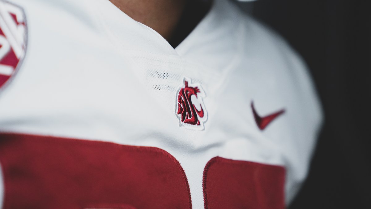 WSUCougarFB's tweet photo. My goodness 🤩

#GoCougs https://t.co/9qes6S4gaY