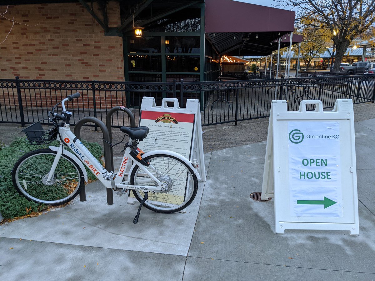 randimixdorf's tweet photo. Great open house for Greenline KC this evening! My @RideKCBike membership allowed me to get home faster and (nearly) beat the rain. #bikewalkkc #womenbikekc #greenlinekc https://t.co/oRDfubP0cP