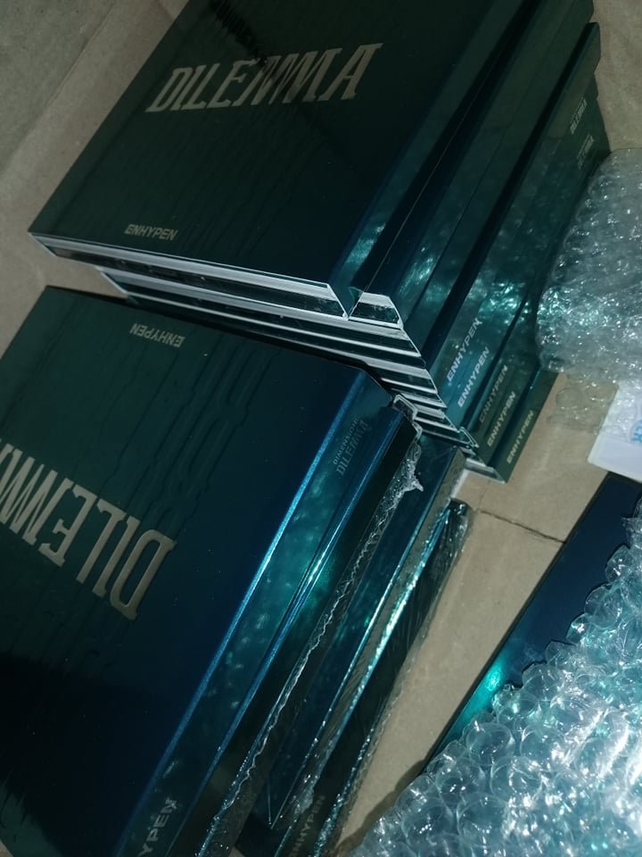 143cart's tweet photo. #beeuds

Enhypen Dimension Dilemma Together Version Tingi 
- currently at my friend's address 
- picking it up by the weekend or this upcoming week

I will send the shipping form within the day to those orders that are already here. thank you for waiting https://t.co/tCsHrMaEYN