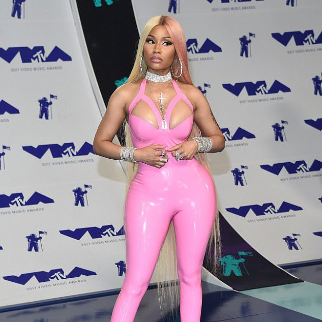 barbiegonebring's tweet photo. Nicki Minaj VMA’s 2017 🎀 https://t.co/5rjuEMGY4k