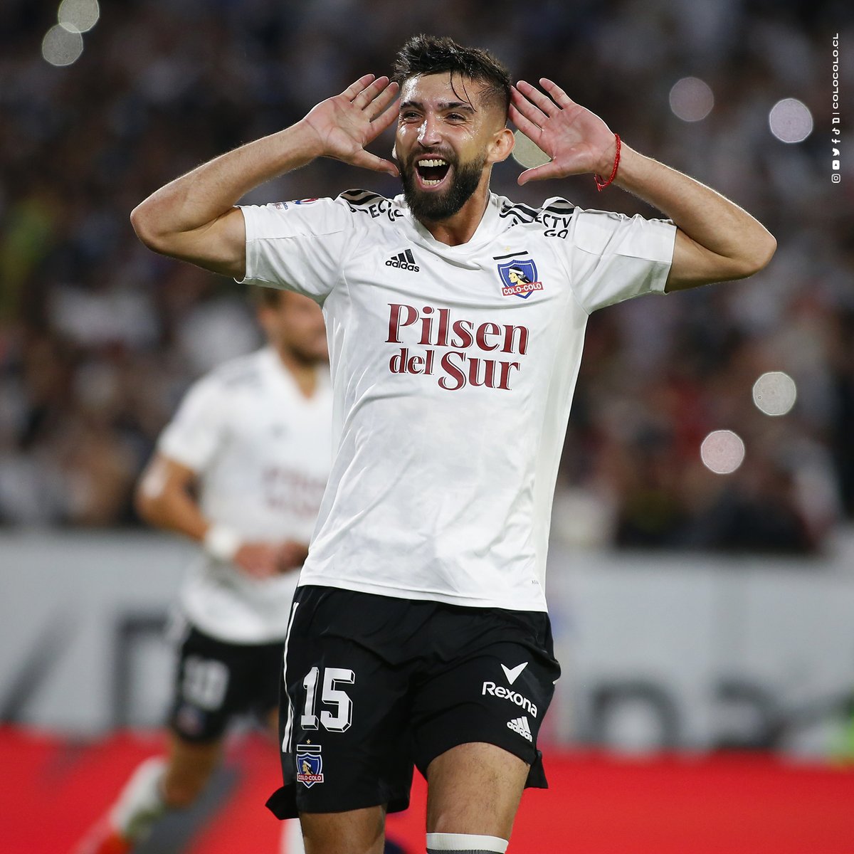 ColoColo's tweet photo. PURO AMOR PARA AMOR ❤️❤️ 

¡VAMOS LOS ALBOS! ¡TODOS JUNTOS! https://t.co/wJCjEx4htr