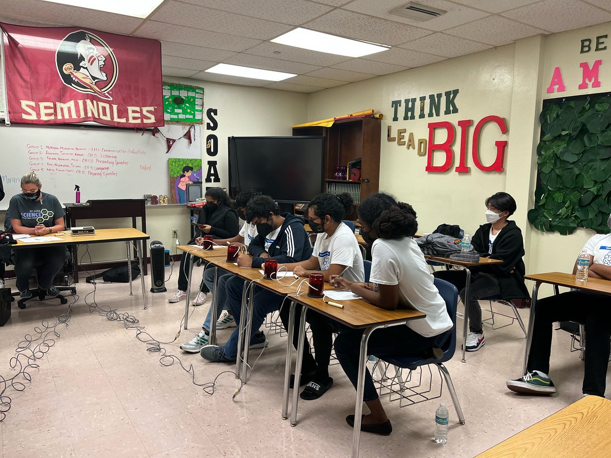 Check out our Brain Brawl team that competed against <a href="/coopercitynhs_/">CCHS NHS</a> today!