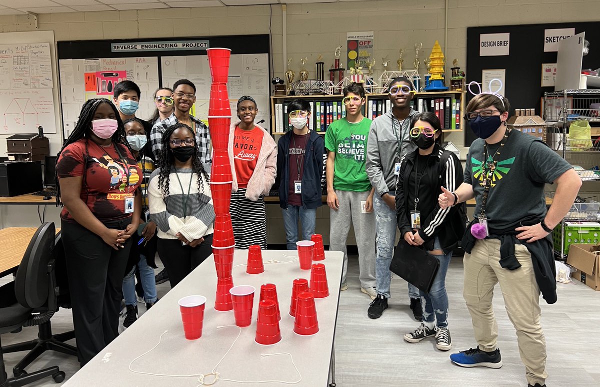dutchforkhigh's tweet photo. Engineering Club completing one of their projects.  One of many great opportunities at Dutch Fork High! #foxPride #prideIn5 https://t.co/L6lmFBf8Y0