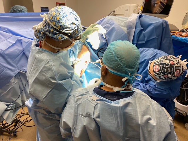 MaxxOrthopedics's tweet photo. Proud that Freedomยฎ Renew Knee was selected by Dr. Henderson for the first joint arthroplasty procedure performed at Meta Surgical Center. Visit our booth #345 at #aahks2021 to learn more. #perfectcase #renewknee #orthopedics #kneearthroplasty #maxxortho #ASC #outpatient https://t.co/9kP2sIFzjg