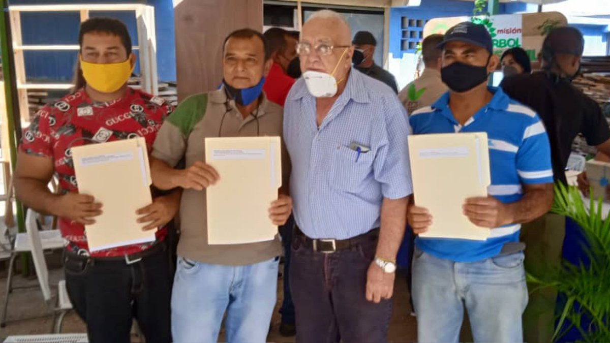 SucreMinec1's tweet photo. #Minec| Con esta premisa el Gobierno Bolivariano busca el reimpulso y la consolidación del #MotorForestal a través del trabajo mancomunado.
@NicolasMaduro
#MúsicosDeLaPatria https://t.co/qUkTwMP4j7