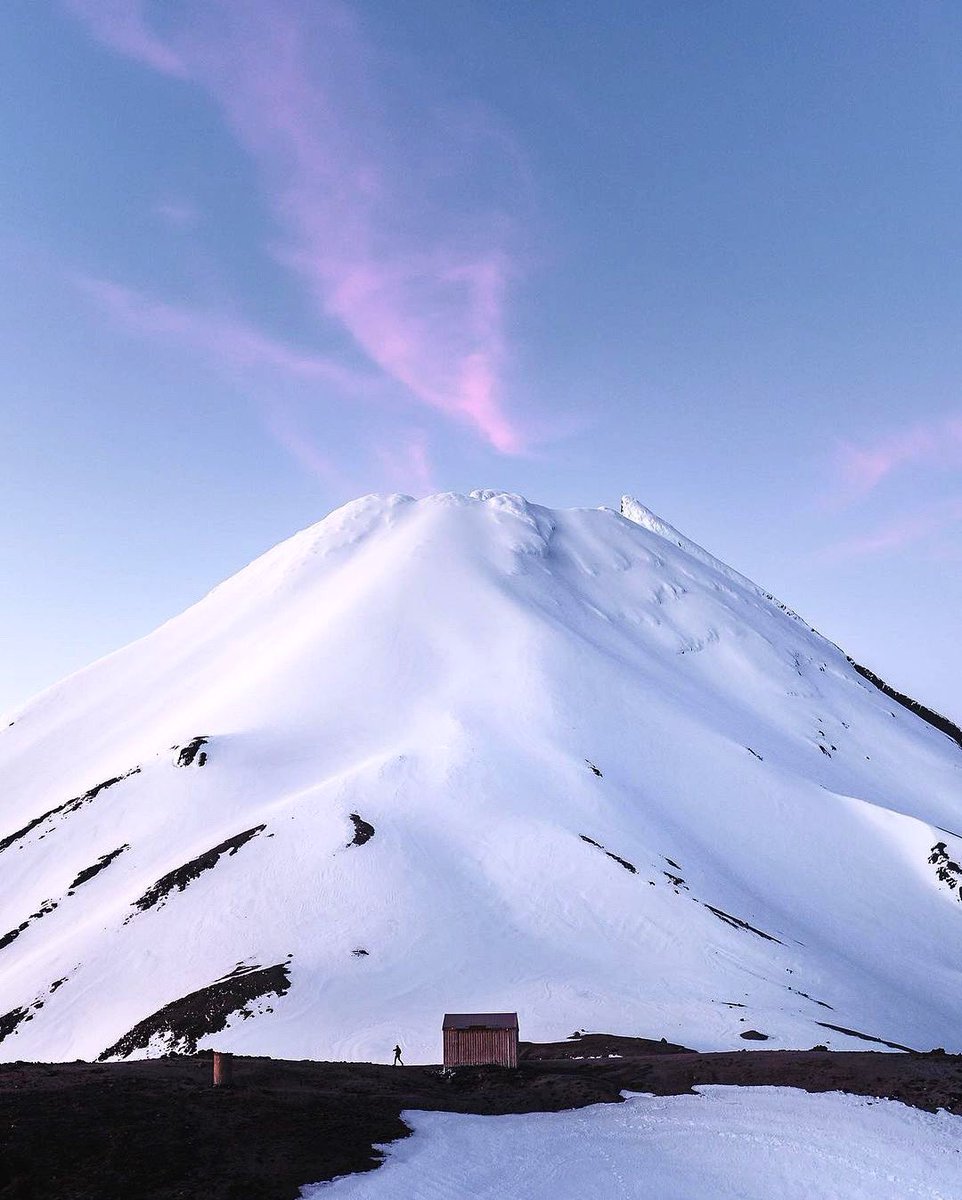 earth's tweet photo. Fanthams Peak, New Zealand. https://t.co/QpjpZ4HGkG