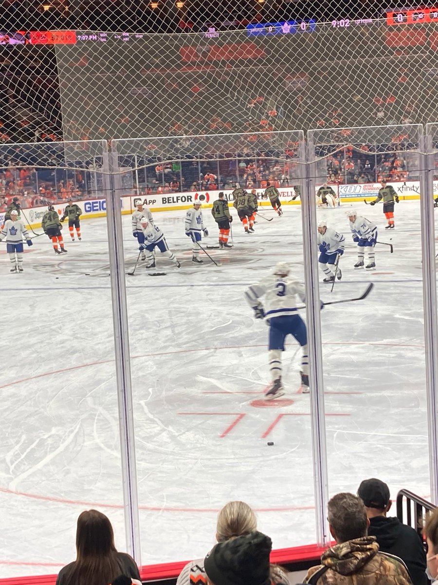 Been 3 years since I’ve been on twitter. 5 since I’ve been to a #Flyers game