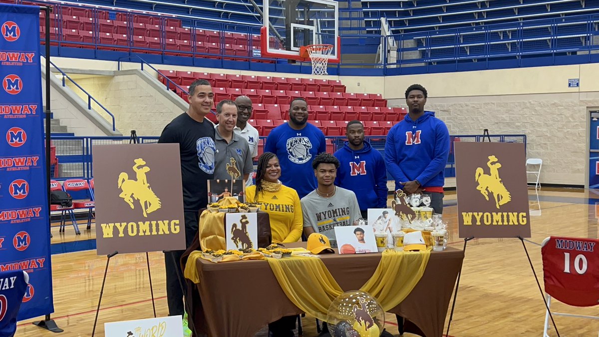 So proud of <a href="/CadenP34/">Caden Powell</a> signing with Wyoming today!  Congratulations! #gocowboys <a href="/wyo_mbb/">Wyoming Cowboy Basketball</a> <a href="/MidwayPanthers/">Midway Athletics</a> <a href="/MidwayISD/">Midway ISD</a> <a href="/MidwayHS/">Midway High School</a> <a href="/WacoTribSports/">WacoTrib Sports Dept</a> <a href="/hoopinsider/">Hoopinsider</a> <a href="/Tabchoops/">𝙏𝘼𝘽𝘾🏀📋</a>