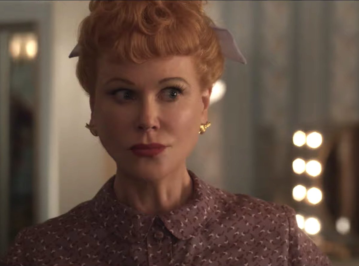 gothspiderbitch's tweet photo. I mean, I never expected that Nicole Kidman was going to actually look like Lucille Ball in this movie but I did at least think that they would make her look more like a real human being than a discount halloween mask https://t.co/PWuOoY5wVi