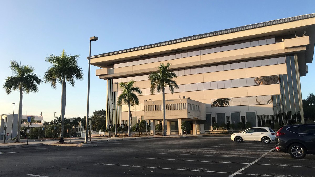 WFLA's tweet photo. Manatee County schools see significant decline in COVID-19 cases, 0 new cases reported Wednesday | @WFLAAllyson
reports https://t.co/MJ7rEj3GBT https://t.co/RTWp17A3cs